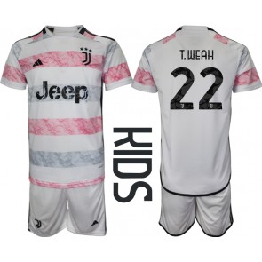 Juventus Timothy Weah #22 Koszulka Wyjazdowych Dziecięca 2023-24 Krótki Rękaw (+ Krótkie spodenki)